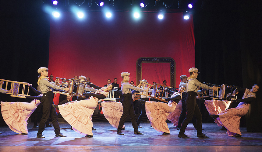 AIRE DE DANZA - BALLET FOLKLÓRICO DE EXTREMADURA